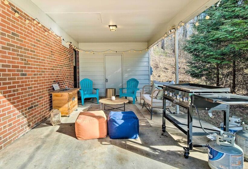 Arden Bungalow W/ Fire Pit: Near Lake Julian Park