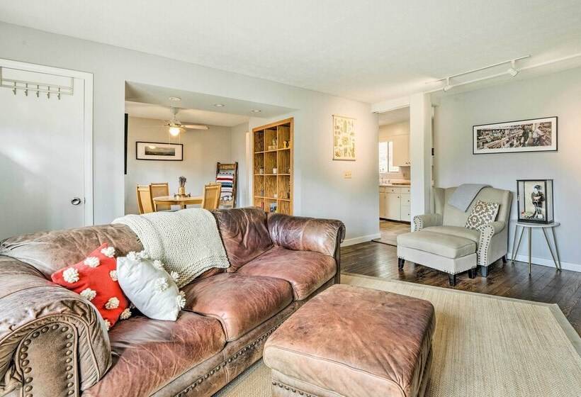 Arden Bungalow W/ Fire Pit: Near Lake Julian Park