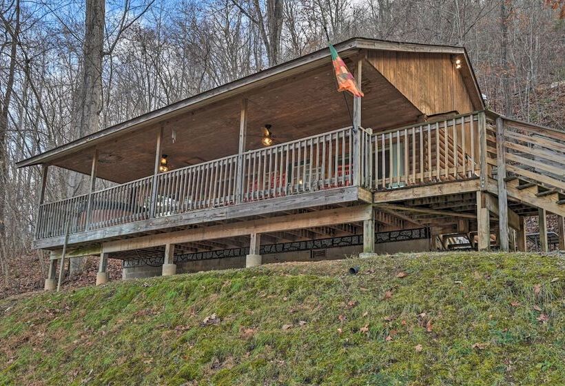 Bear Den  Cabin: Hot Tub, 4 Mi To Nantahala River