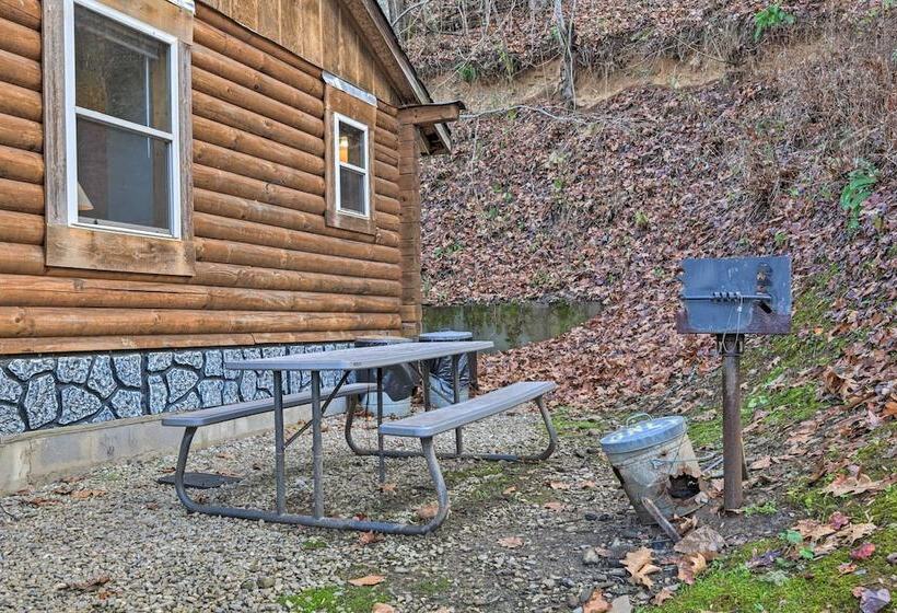 Bear Den  Cabin: Hot Tub, 4 Mi To Nantahala River