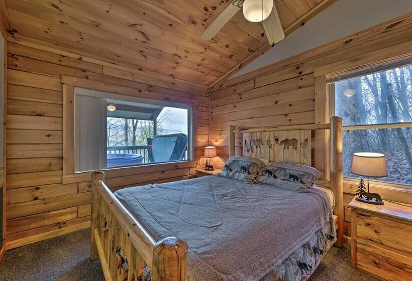 Bear Den  Cabin: Hot Tub, 4 Mi To Nantahala River