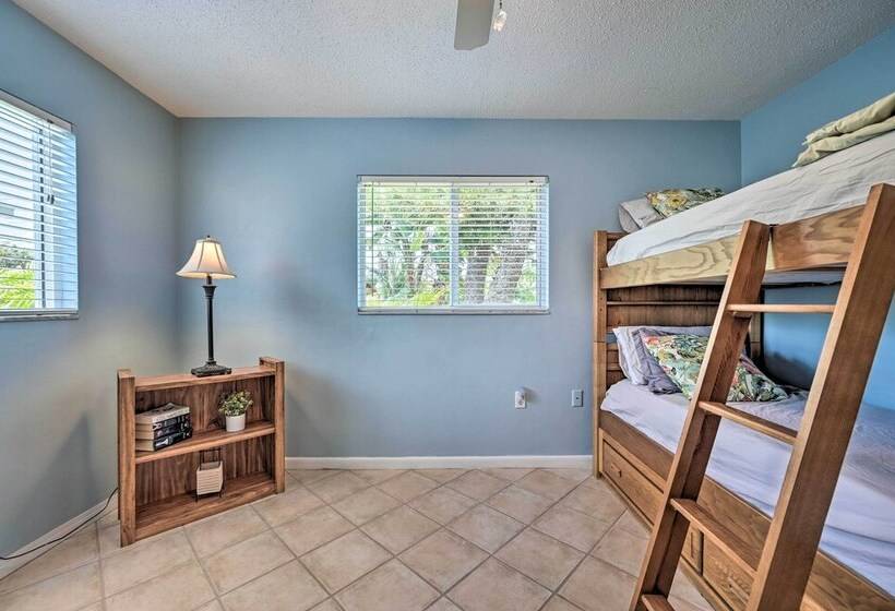 Canalfront New Port Richey Home W/ Boat Dock!