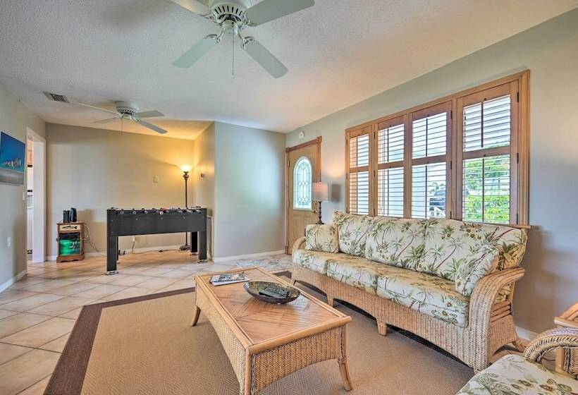 Canalfront New Port Richey Home W/ Boat Dock!