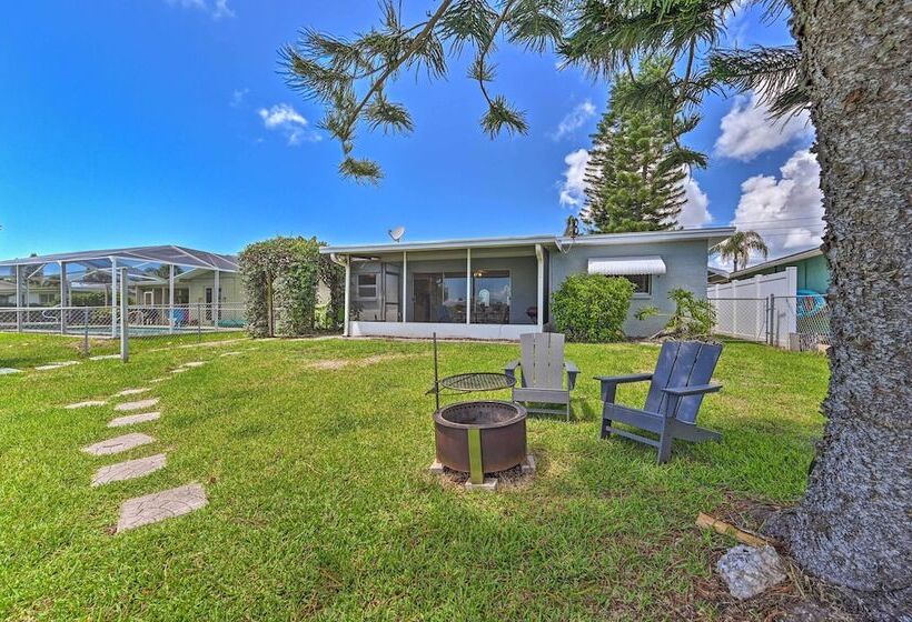 Canalfront New Port Richey Home W/ Boat Dock!