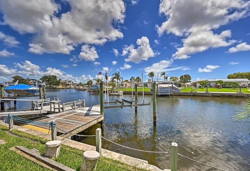 Canalfront New Port Richey Home W/ Boat Dock!