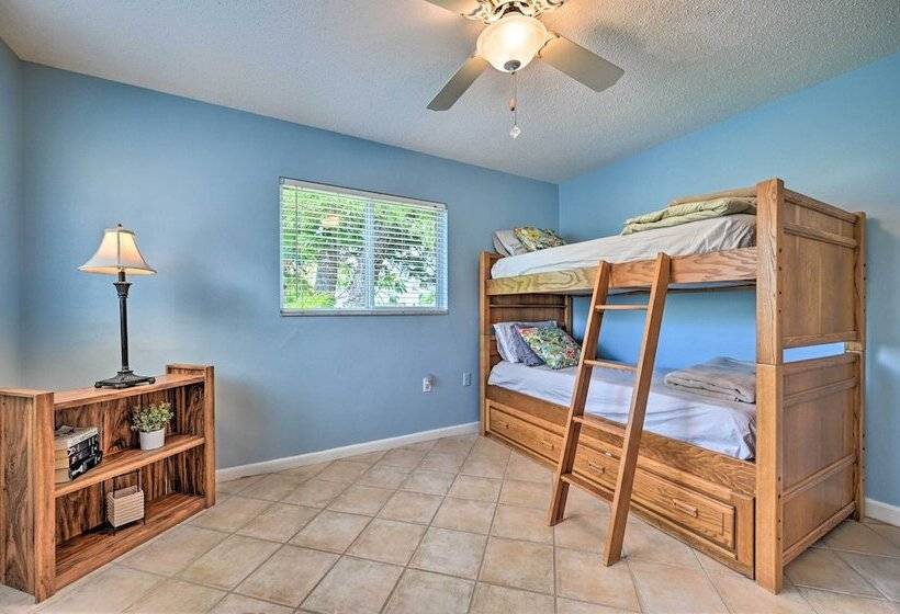 Canalfront New Port Richey Home W/ Boat Dock!