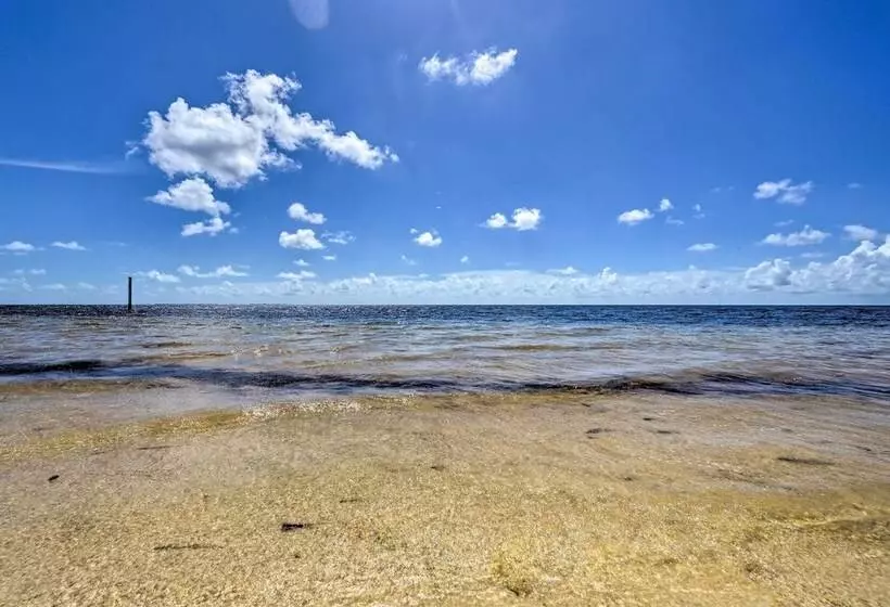 Canalfront New Port Richey Home W/ Boat Dock!