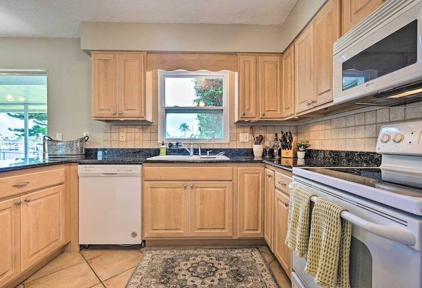 Canalfront New Port Richey Home W/ Boat Dock!