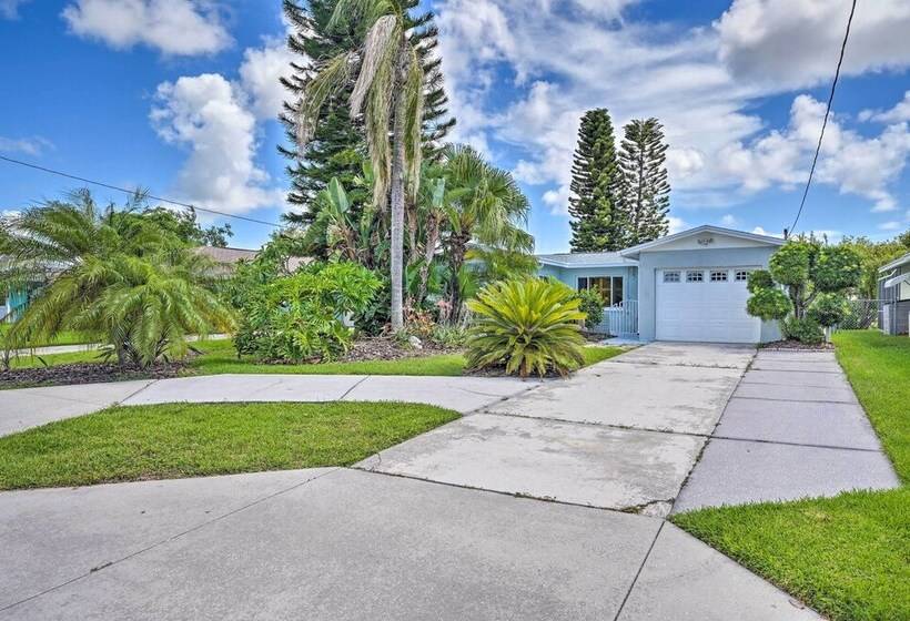 Canalfront New Port Richey Home W/ Boat Dock!