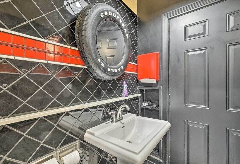 Chalet At Falling Water: Close To Bike Trails