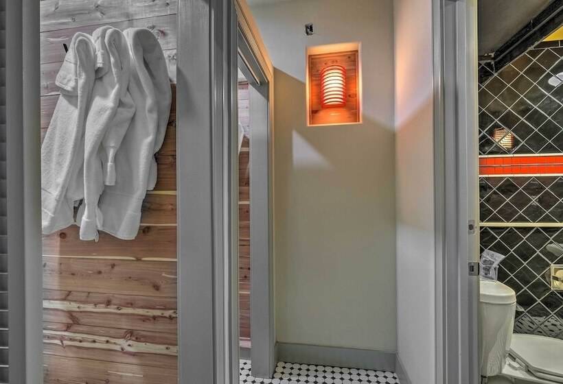 Chalet At Falling Water: Close To Bike Trails