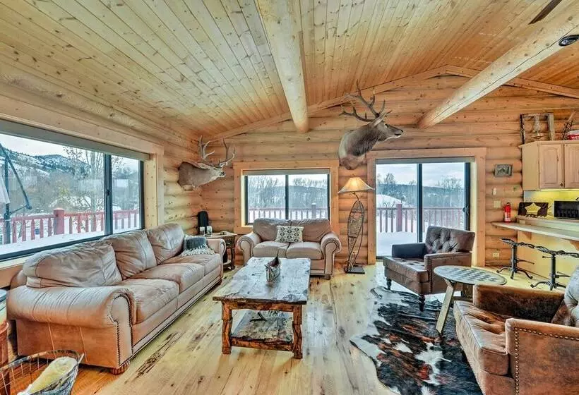 Charming Bedford Cabin W/ Private Hot Tub!