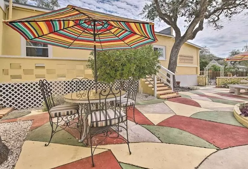 Coastal Cove  W/ Private Deck, 4 Mi To Beach