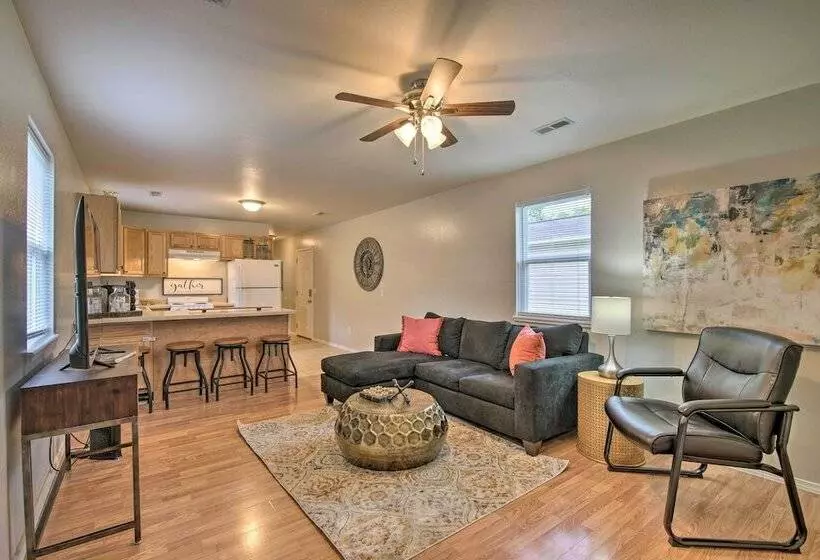 Comfy West Plains Home < 1 Mi To Main Street!