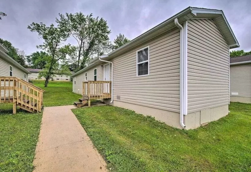 Comfy West Plains Home < 1 Mi To Main Street!