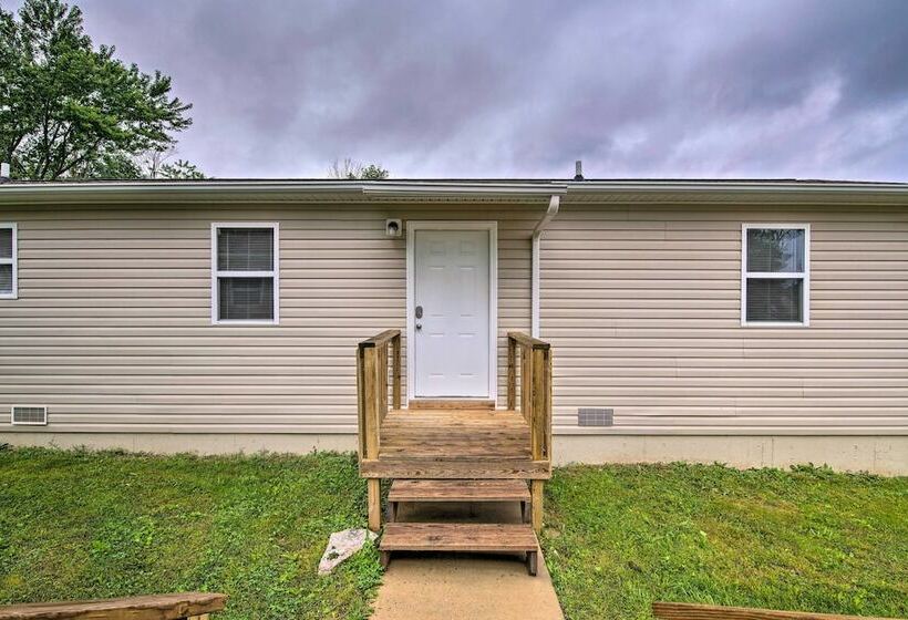 Comfy West Plains Home < 1 Mi To Main Street!
