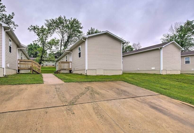 Comfy West Plains Home < 1 Mi To Main Street!