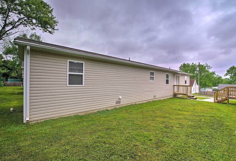 Comfy West Plains Home < 1 Mi To Main Street!