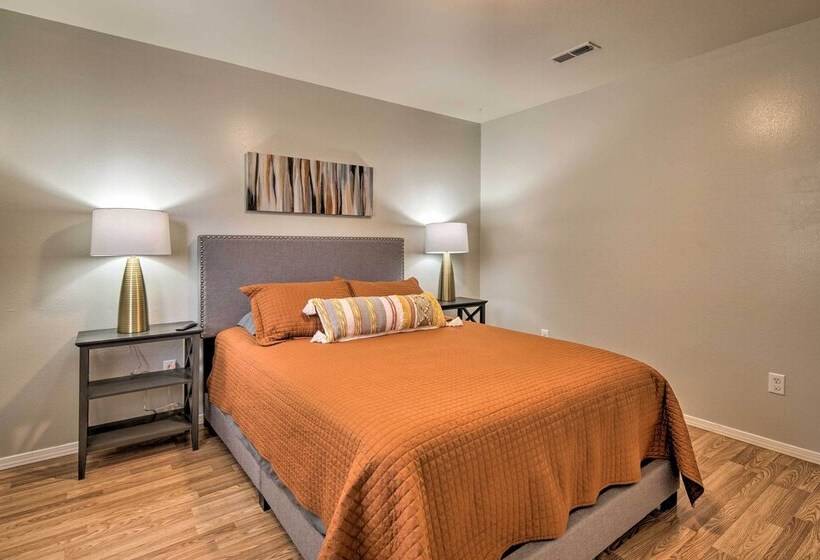 Comfy West Plains Home < 1 Mi To Main Street!