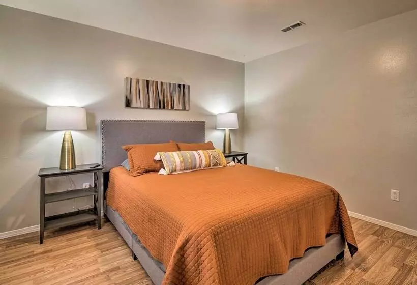 Comfy West Plains Home < 1 Mi To Main Street!