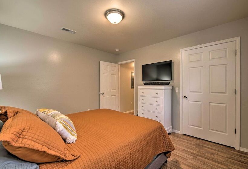 Comfy West Plains Home < 1 Mi To Main Street!