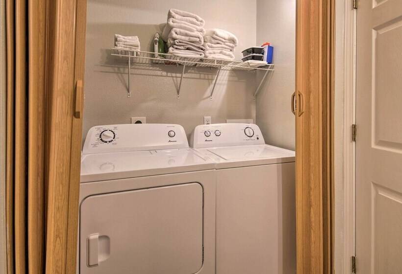 Comfy West Plains Home < 1 Mi To Main Street!