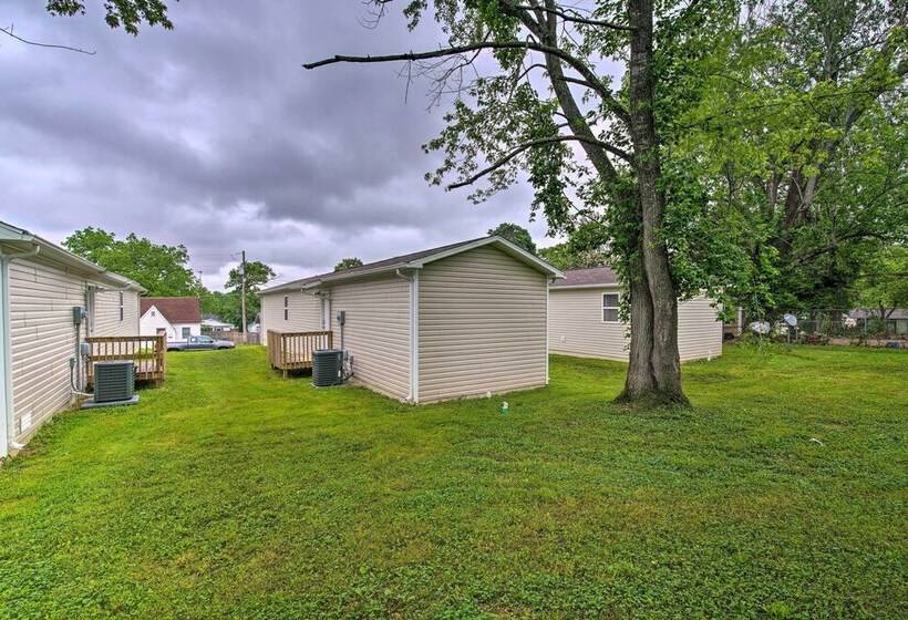 Comfy West Plains Home < 1 Mi To Main Street!