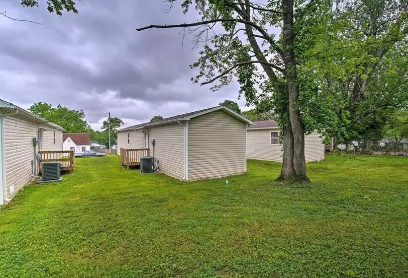 Comfy West Plains Home < 1 Mi To Main Street!