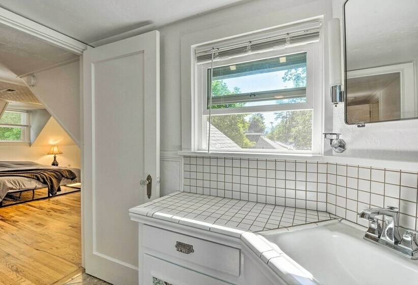 Cozy Grants Pass Home, Walk To Riverside Park