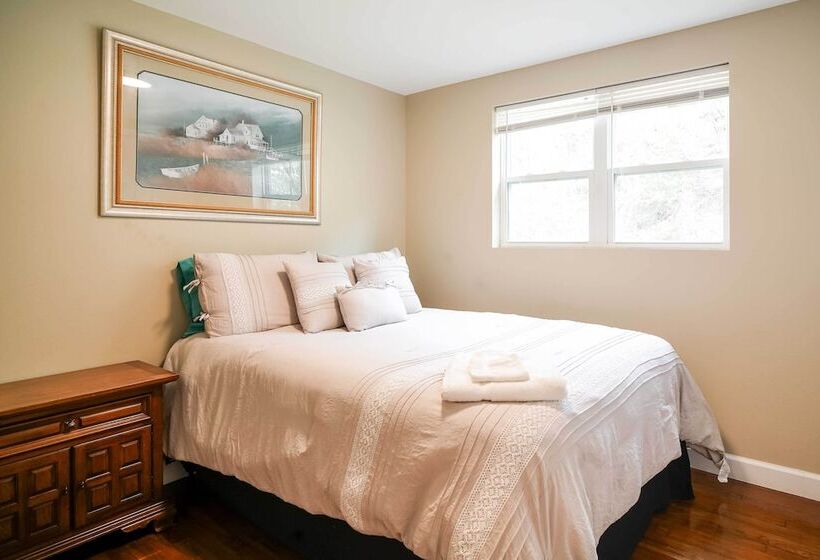 Sevierville Home W/ Hot Tub ~ 4 Mi To Dollywood!