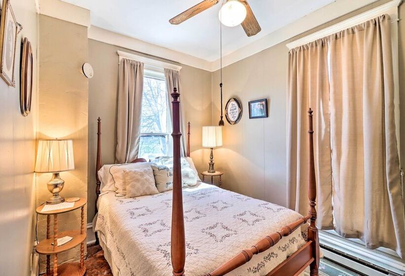 Creekfront Yellville Manor W/ Parlors & Fire Pit!