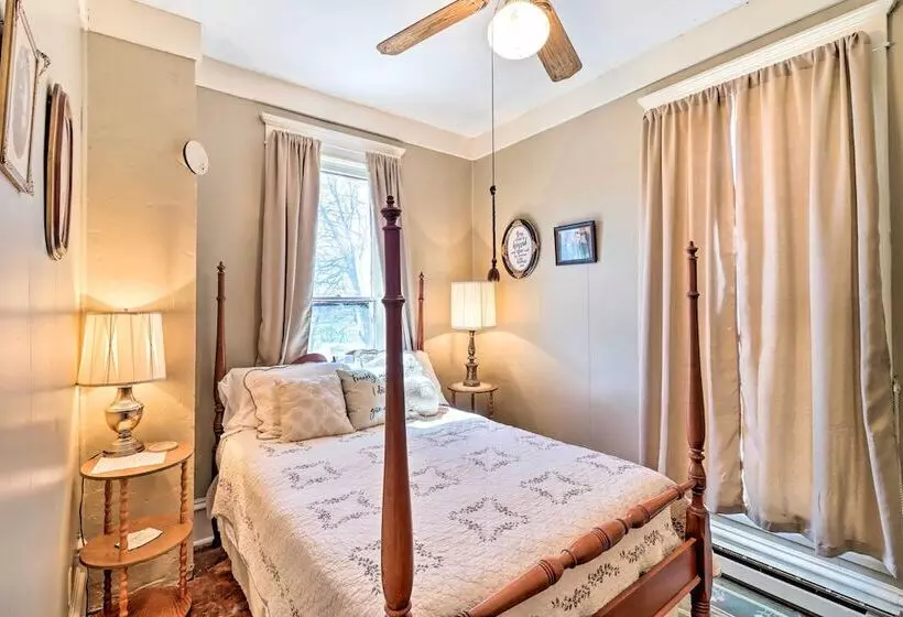 Creekfront Yellville Manor W/ Parlors & Fire Pit!