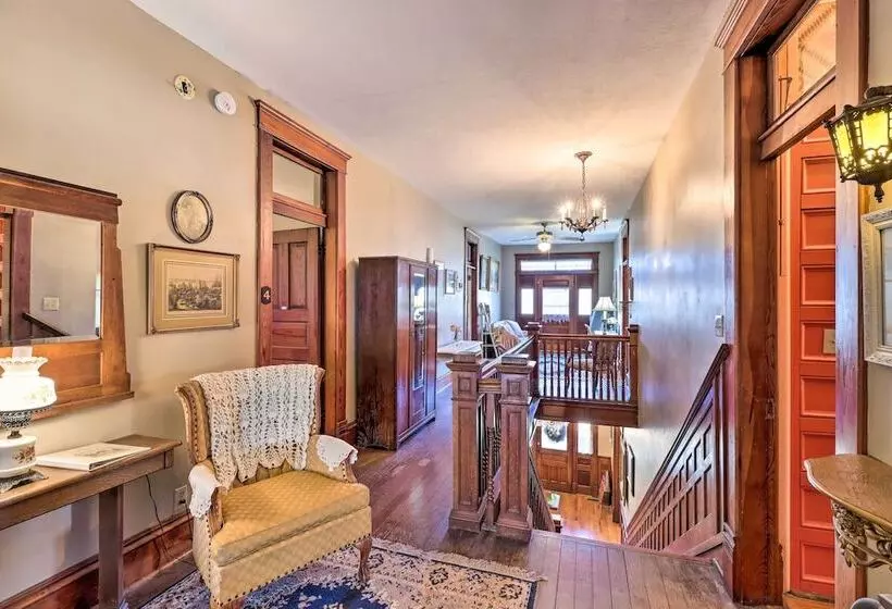 Creekfront Yellville Manor W/ Parlors & Fire Pit!