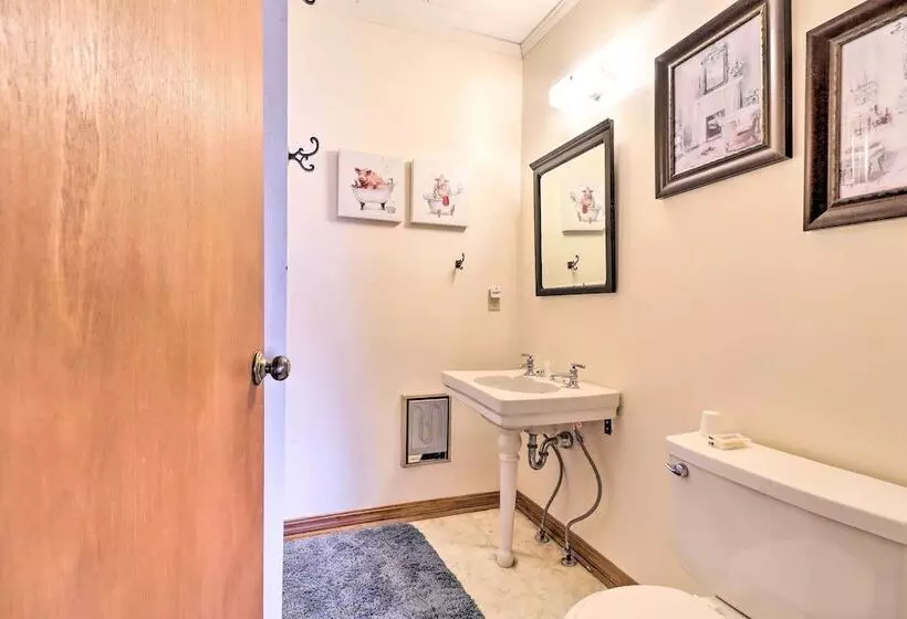 Creekfront Yellville Manor W/ Parlors & Fire Pit!