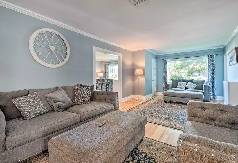 Downtown Retreat W/ Grill, Fire Pit & Wet Bar