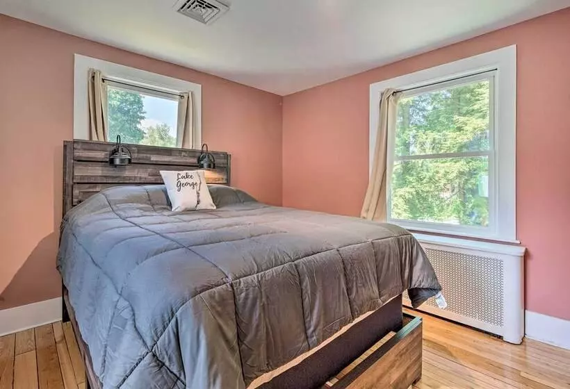 Downtown Retreat W/ Grill, Fire Pit & Wet Bar