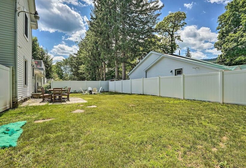 Downtown Retreat W/ Grill, Fire Pit & Wet Bar