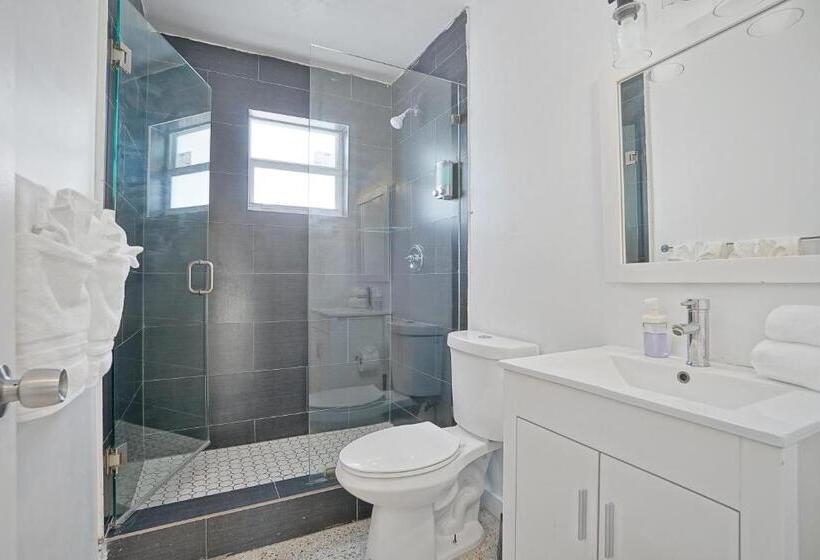 Elegant Wynwood Flats