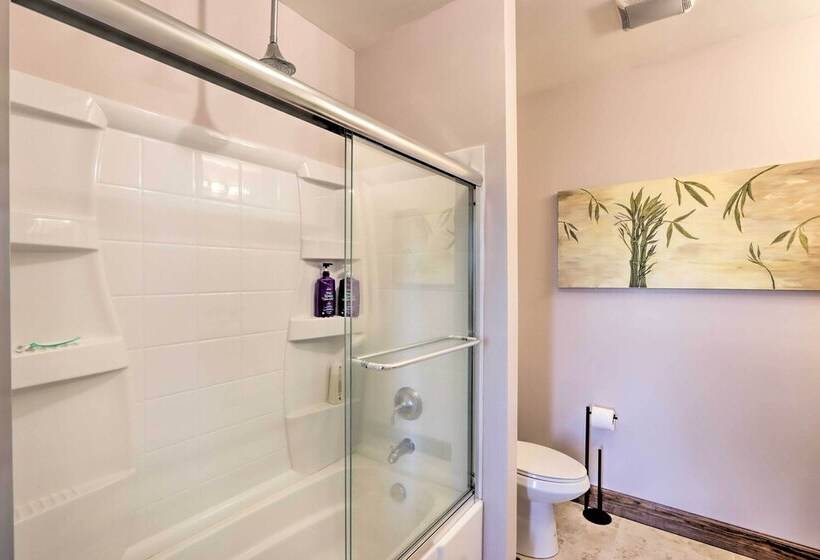 Expansive Murphy Retreat W/ Mountain Views!