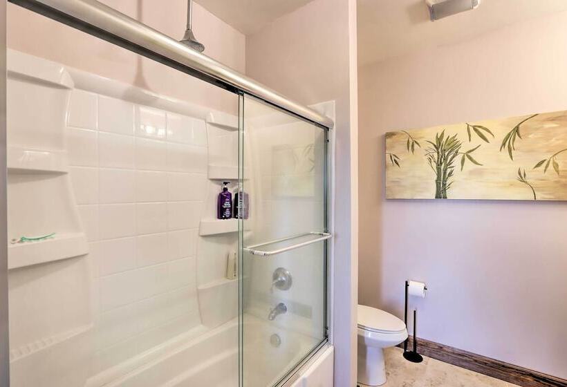 Expansive Murphy Retreat W/ Mountain Views!