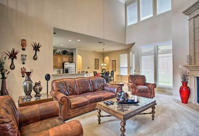 4 Mi To Grapevine Lake: Texas Home W/ Media Room