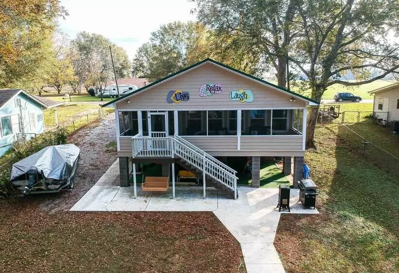 Ferriday Lakehouse W/ Private Dock, Deck, & Yard!