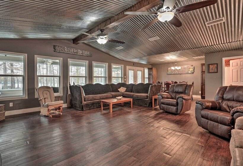 Ferriday Lakehouse W/ Private Dock, Deck, & Yard!
