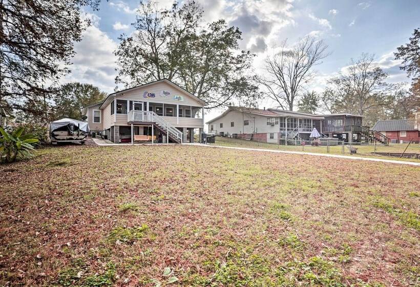 Ferriday Lakehouse W/ Private Dock, Deck, & Yard!