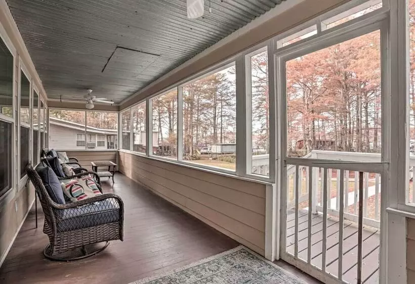 Ferriday Lakehouse W/ Private Dock, Deck, & Yard!