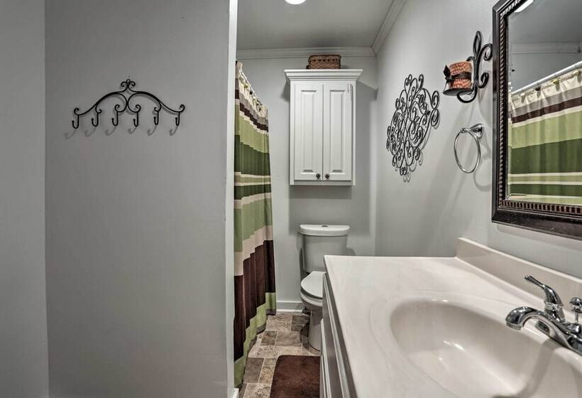 Ferriday Lakehouse W/ Private Dock, Deck, & Yard!