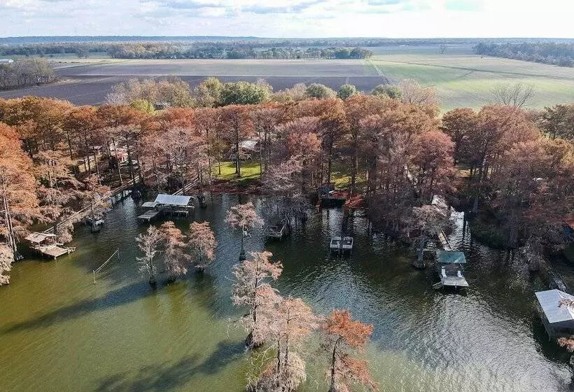 Ferriday Lakehouse W/ Private Dock, Deck, & Yard!