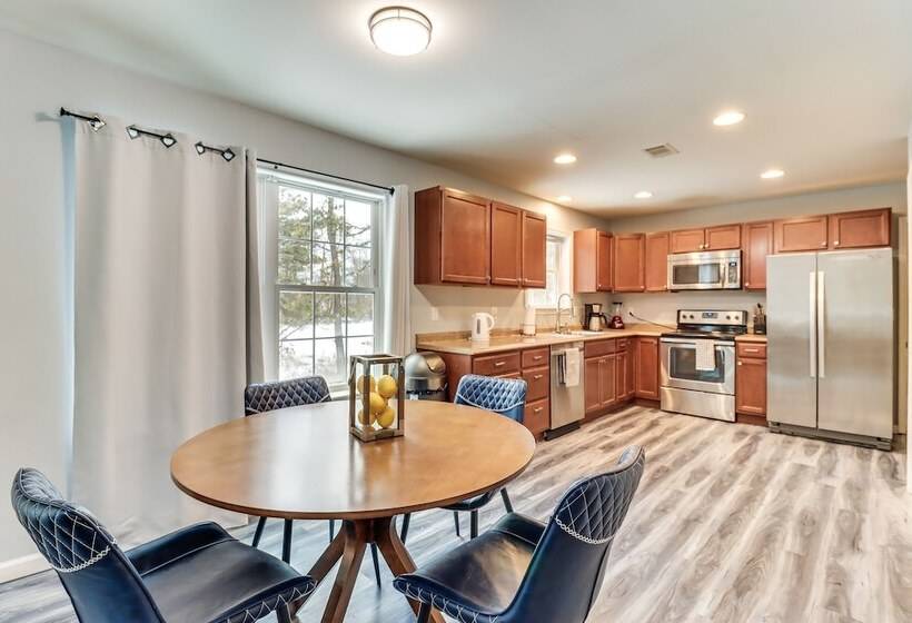 Poconos Home W/ Pool Access ~ 6 Mi To Ski Resort