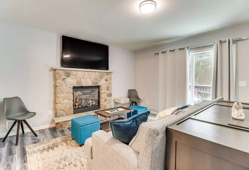 Poconos Home W/ Pool Access ~ 6 Mi To Ski Resort