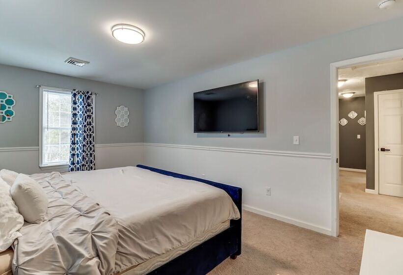 Poconos Home W/ Pool Access ~ 6 Mi To Ski Resort